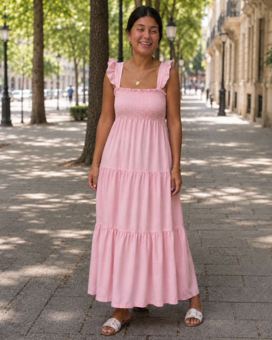 Vestido Largo con Tirantes y Cuerpo Fruncido