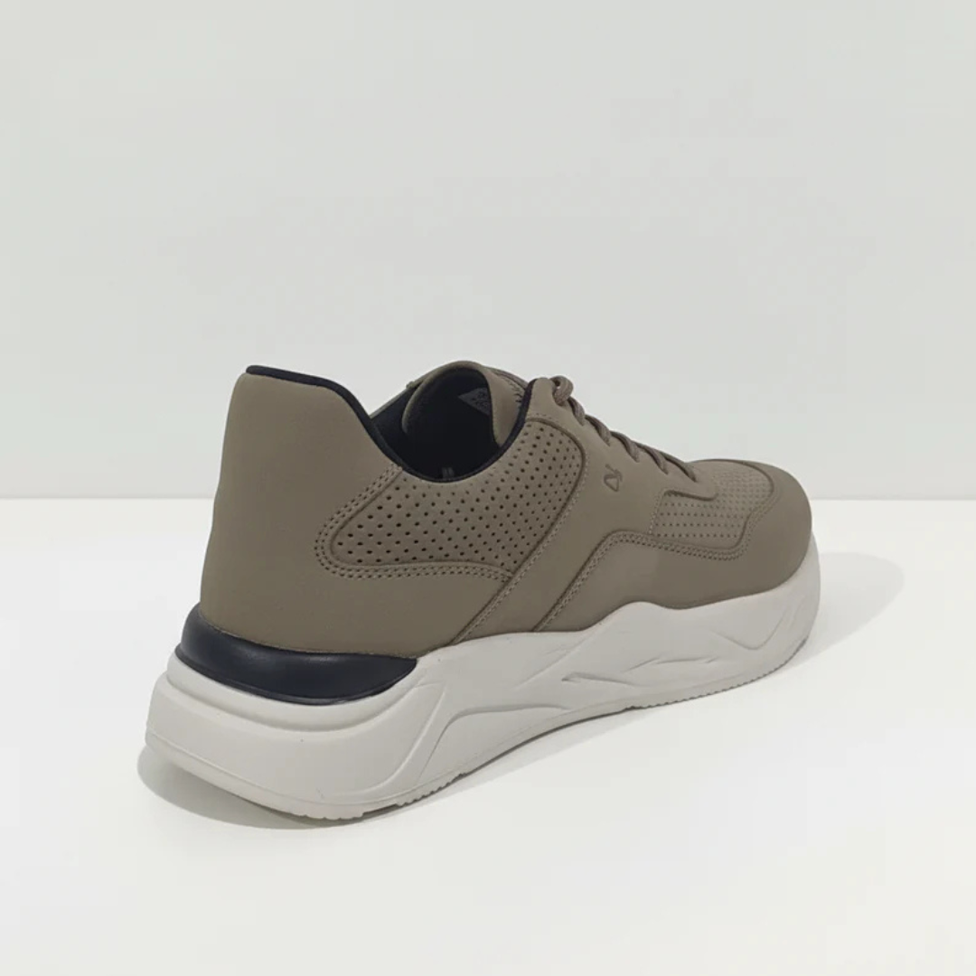 Tenis Madrid con Aumento de Altura Invisible y Diseño Moderno®