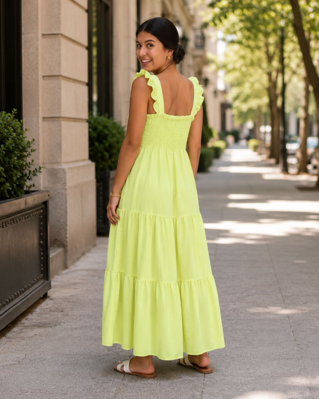 Vestido Largo con Tirantes y Cuerpo Fruncido