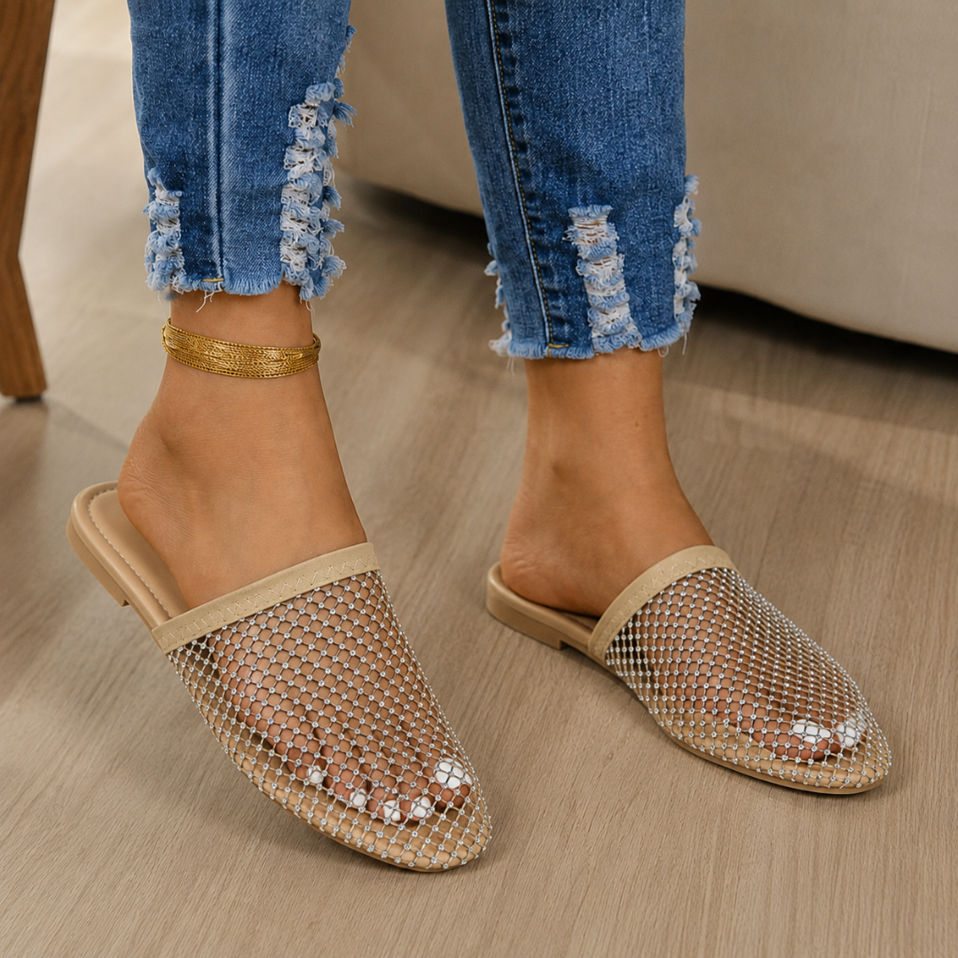 Mules Planos de Malla con Detalles Brillantes