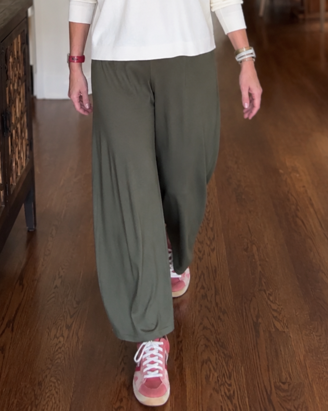 Pantalón Ligero y Sedoso de Corte Fluido
