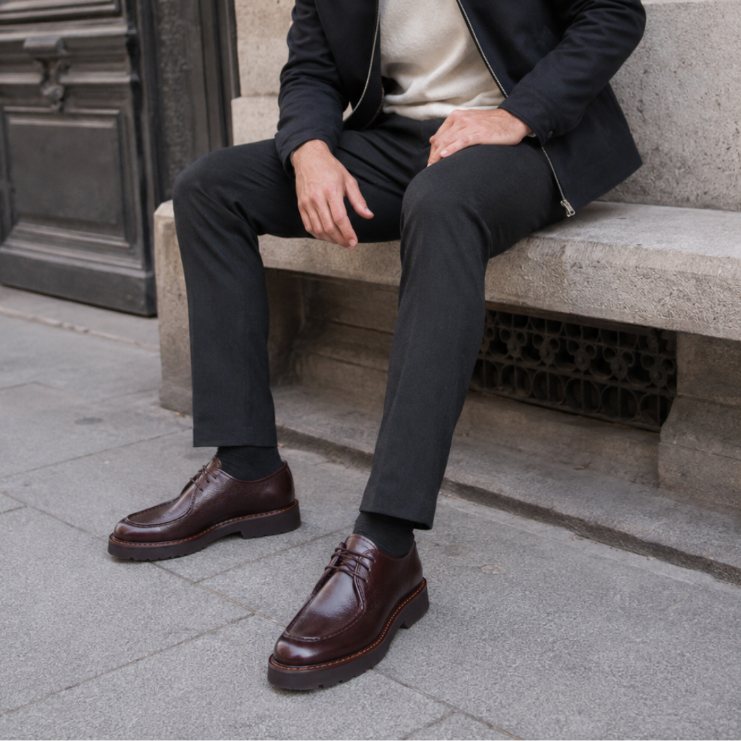 Zapatos con Acabado Clásico y Suela Robusta