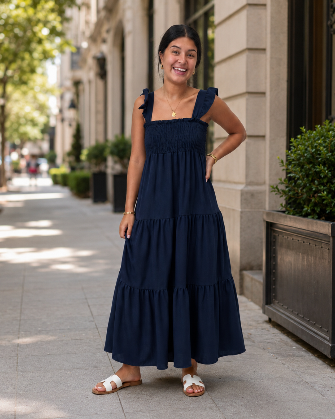 Vestido Largo con Tirantes y Cuerpo Fruncido
